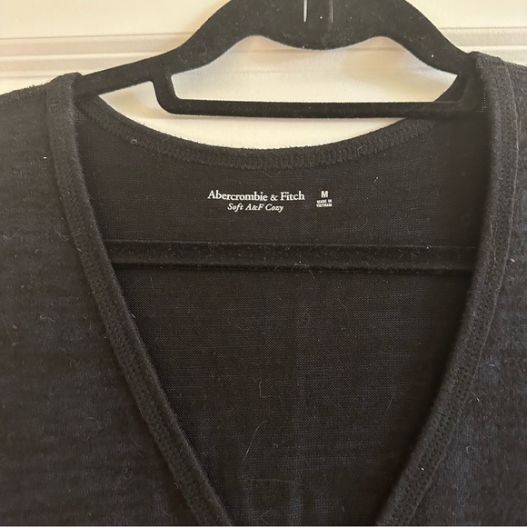 Abercrombie Soft & Cozy V Neck legging tee - Picture 3 of 4